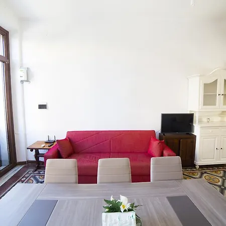 Apartment Piazza Yenne Casa Vacanze